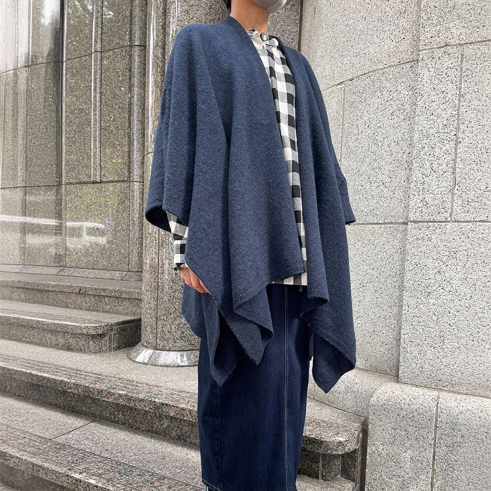 五泉ニット tate 羽織るポンチョ なめらかアルパカ 大きなケーブル柄 サイフク