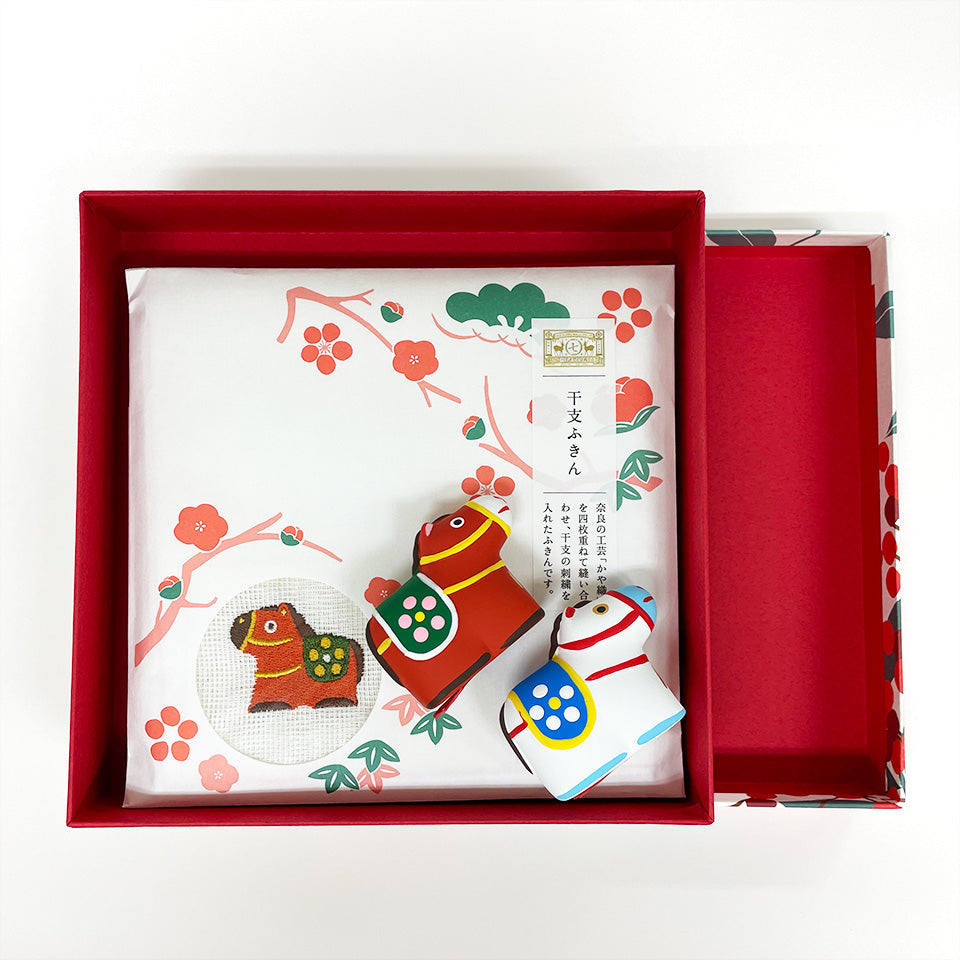紅白干支セット 2026 みくじ2体・紅白干支ふきん ボックス入りセット