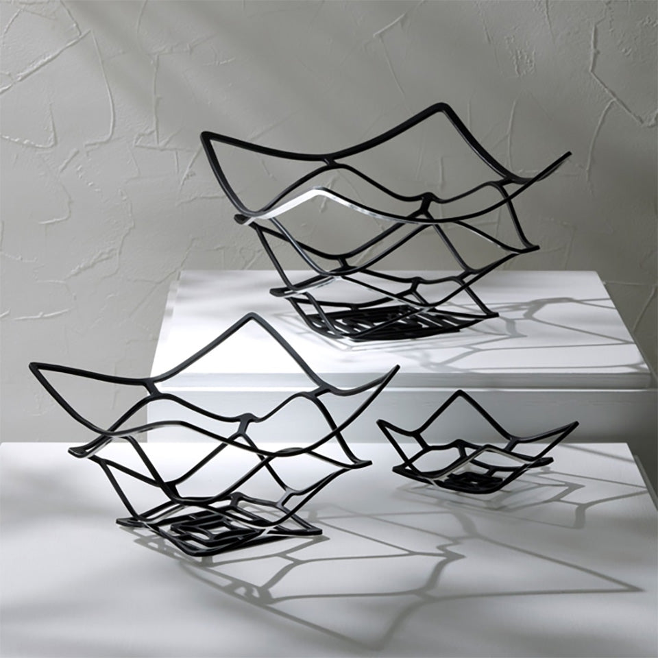 能作 KAGO リバーシブルブラック スクエア 手で曲げて形が変えられる錫